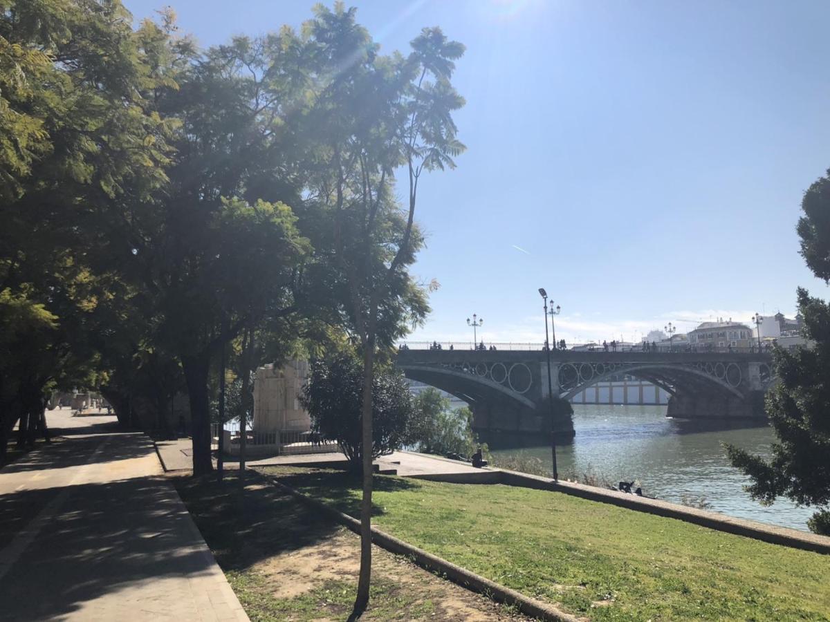 Apartamento al lado del río Sevilha Exterior foto